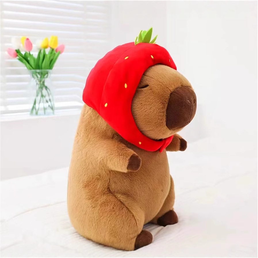 Gấu Bông Chuột Capybara Đội Mũ Dâu
