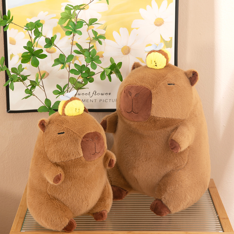 Gấu Bông Capybara Rút Ong