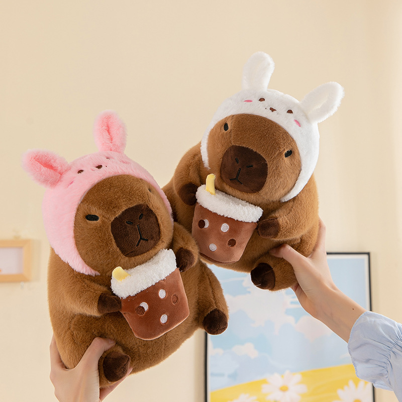 Gấu Bông Capybara Ôm Trà Sữa Cosplay Thỏ