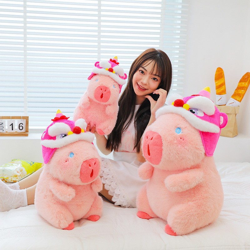 Gấu Bông Capybara Tóc Hồng Mũ Lân