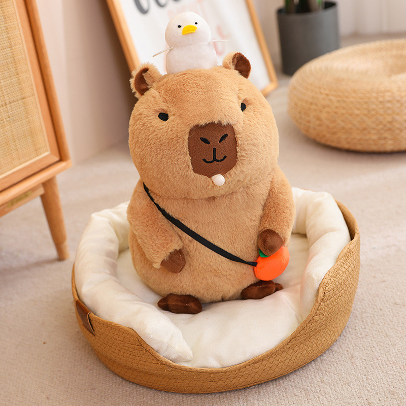 Gấu Bông Capybara Đội Vịt Đeo Túi
